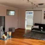 Luxus Im Eigenen Ferienhaus, 120 Qm, Naehe Regensburg Mit Balkon, Terrasse & Garten, Gute Zuganbindung 公寓 *