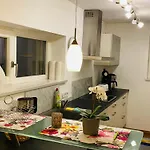 公寓 Luxus Im Eigenen Ferienhaus, 120 Qm, Naehe Regensburg Mit Balkon, Terrasse & Garten, Gute Zuganbindung