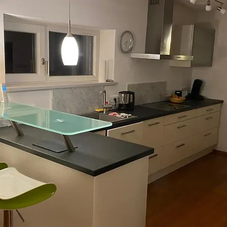 Apartment Luxus-ferienhaus: Geräumige Mit Balkon Und Garten Nahe Regensburg *