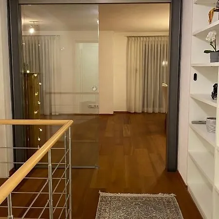 Luxus-ferienhaus: Geräumige Mit Balkon Und Garten Nahe Regensburg Laaber