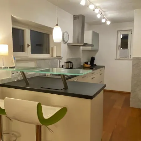 Apartment Luxus-ferienhaus: Geräumige Mit Balkon Und Garten Nahe Regensburg *