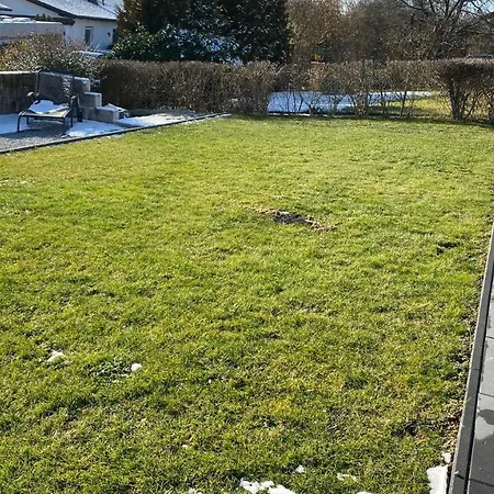 Apartment Luxus-ferienhaus: Geräumige Mit Balkon Und Garten Nahe Regensburg *