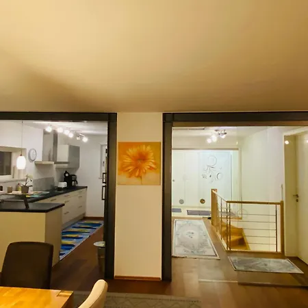Luxus-ferienhaus: Geräumige Mit Balkon Und Garten Nahe Regensburg Apartment Laaber