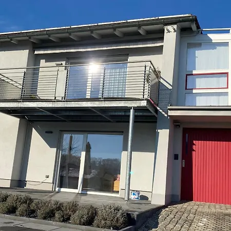 Luxus-ferienhaus: Geräumige Mit Balkon Und Garten Nahe Regensburg Apartment Laaber