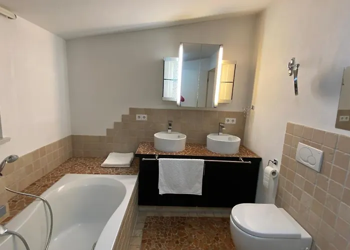 Luxus Im Eigenen Ferienhaus, 120 Qm, Naehe Regensburg Mit Balkon, Terrasse & Garten, Gute Zuganbindung Laber