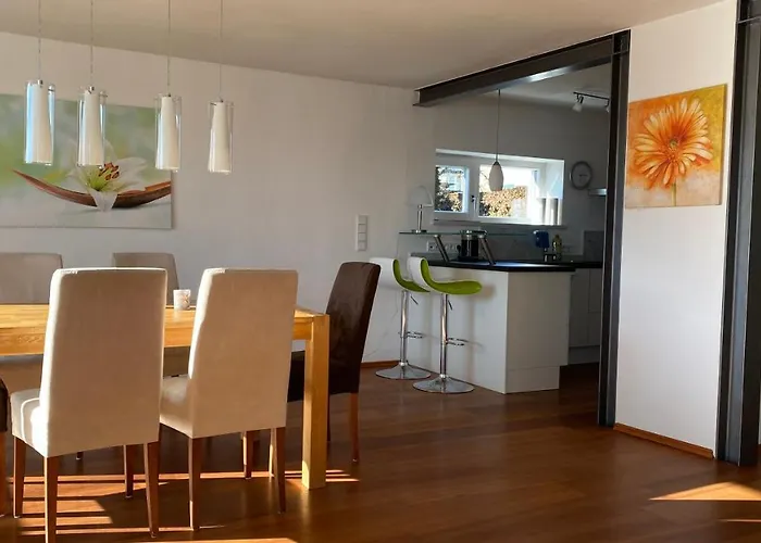 アパート Luxus Im Eigenen Ferienhaus, 120 Qm, Naehe Regensburg Mit Balkon, Terrasse & Garten, Gute Zuganbindung Laber
