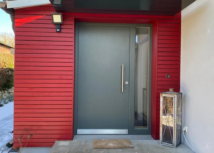 アパート Luxus Im Eigenen Ferienhaus, 120 Qm, Naehe Regensburg Mit Balkon, Terrasse & Garten, Gute Zuganbindung