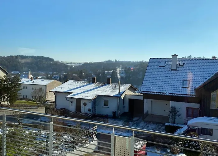 Luxus Im Eigenen Ferienhaus, 120 Qm, Naehe Regensburg Mit Balkon, Terrasse & Garten, Gute Zuganbindung