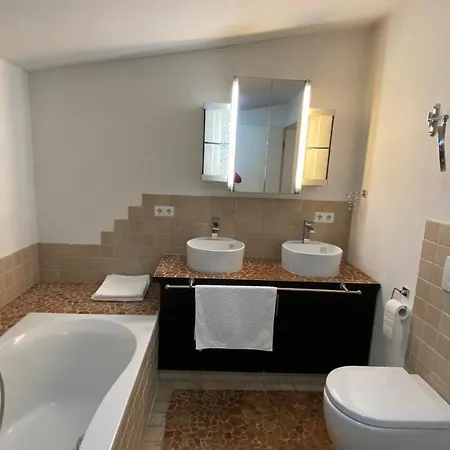 Luxus Im Eigenen Ferienhaus, 120 Qm, Naehe Regensburg Mit Balkon, Terrasse & Garten, Gute Zuganbindung Laber