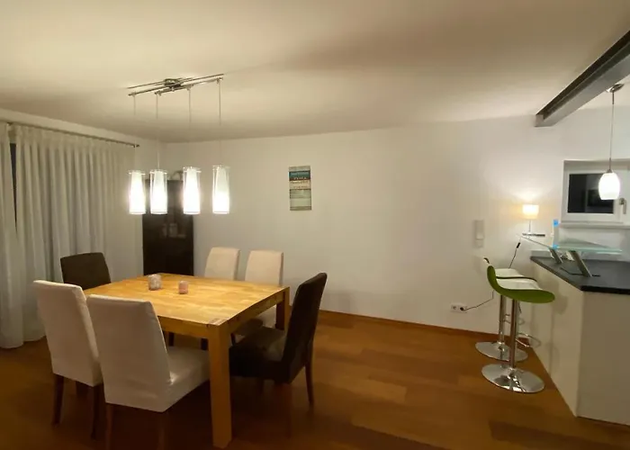 Διαμέρισμα Luxus Im Eigenen Ferienhaus, 120 Qm, Naehe Regensburg Mit Balkon, Terrasse & Garten, Gute Zuganbindung *